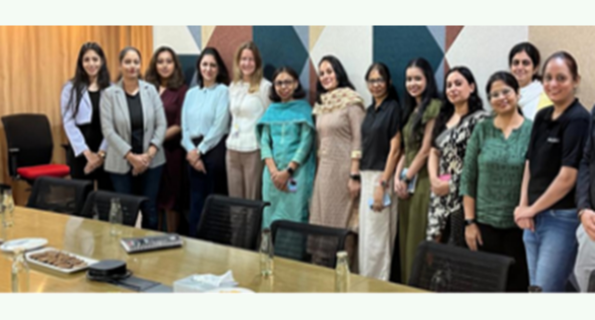 Women Connect Groups Section Image 0